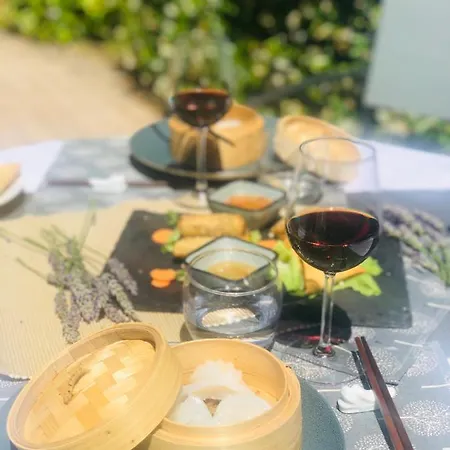 Couette-café Maison La Joyère